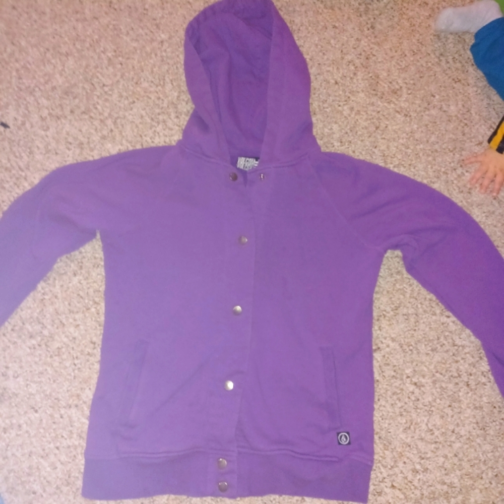 Volcom sweater size medium